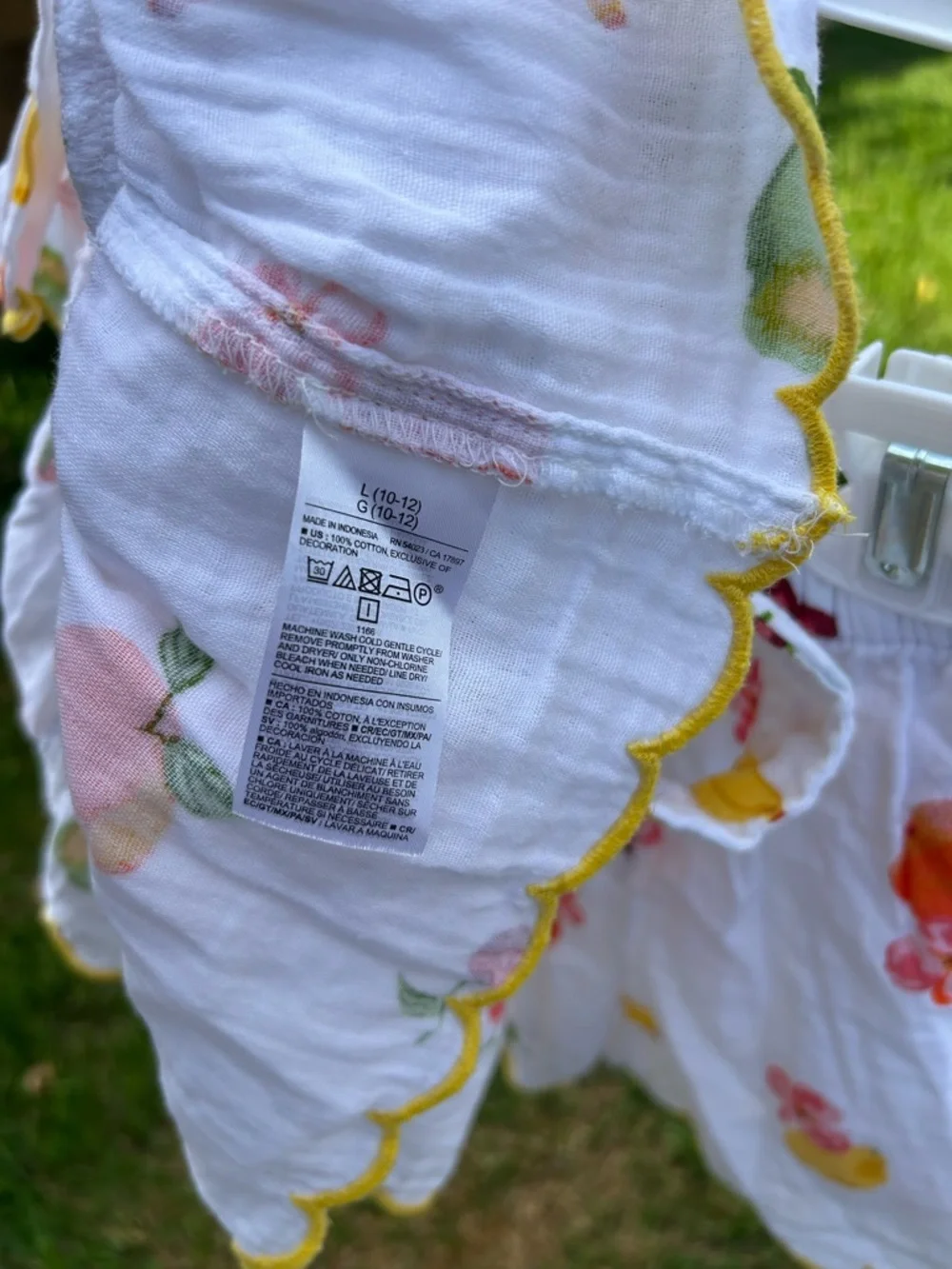 Old Navy White 10/12 Tank Top with Colorful Fruit Print